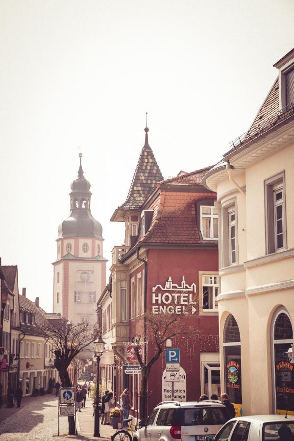 Stadthotel Engel Эттлинген Экстерьер фото