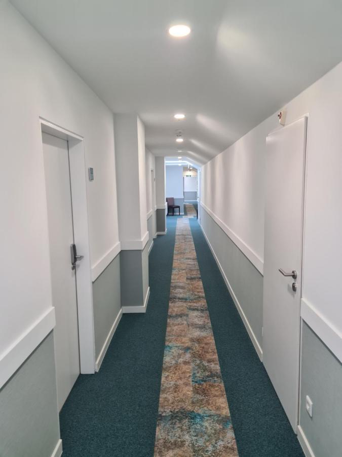 Stadthotel Engel Эттлинген Экстерьер фото