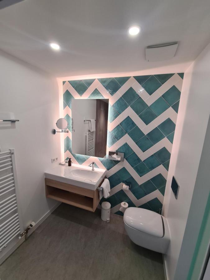 Stadthotel Engel Эттлинген Экстерьер фото