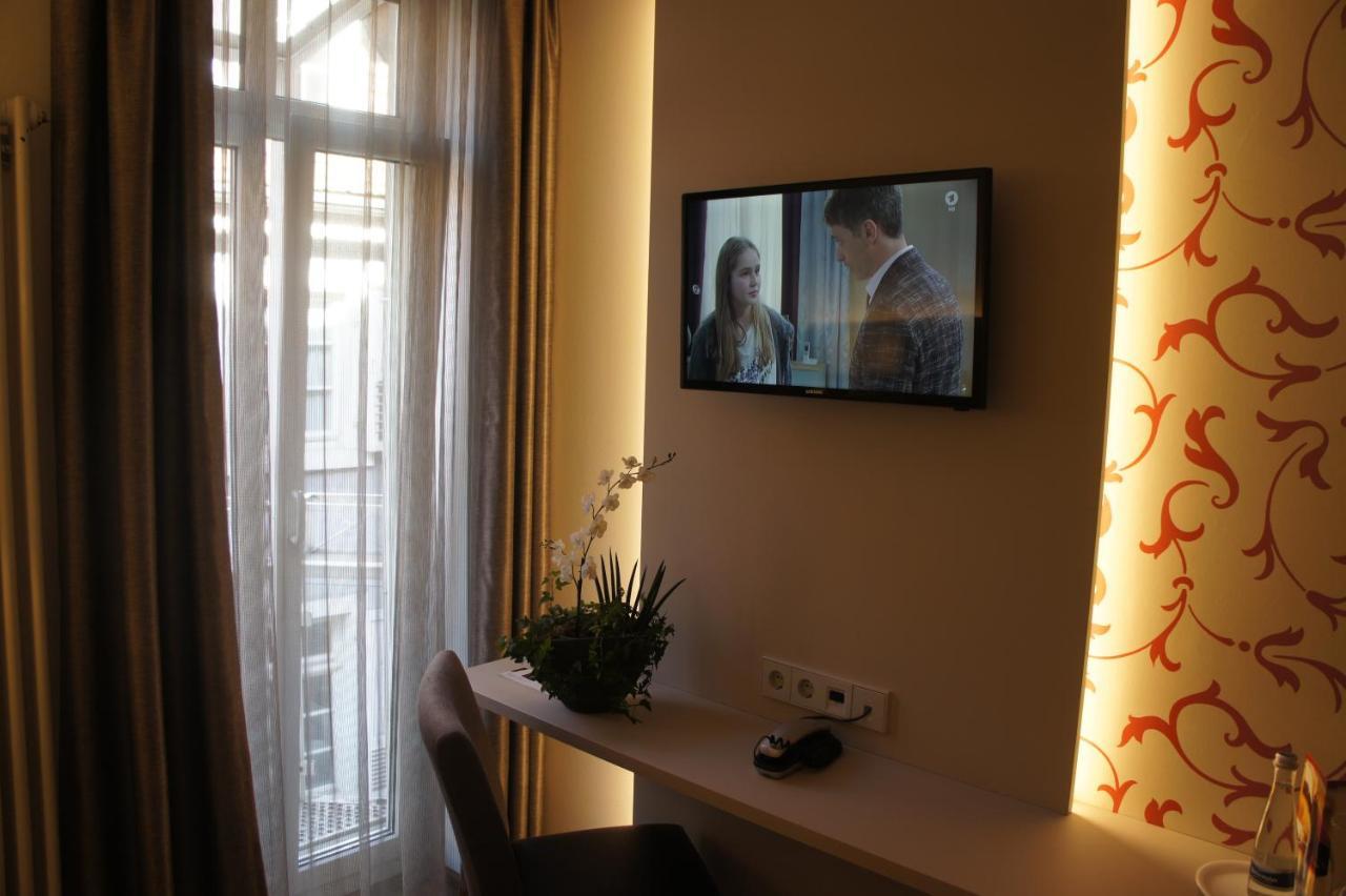 Stadthotel Engel Эттлинген Экстерьер фото